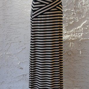 ECI Black and Tan Maxi Skirt